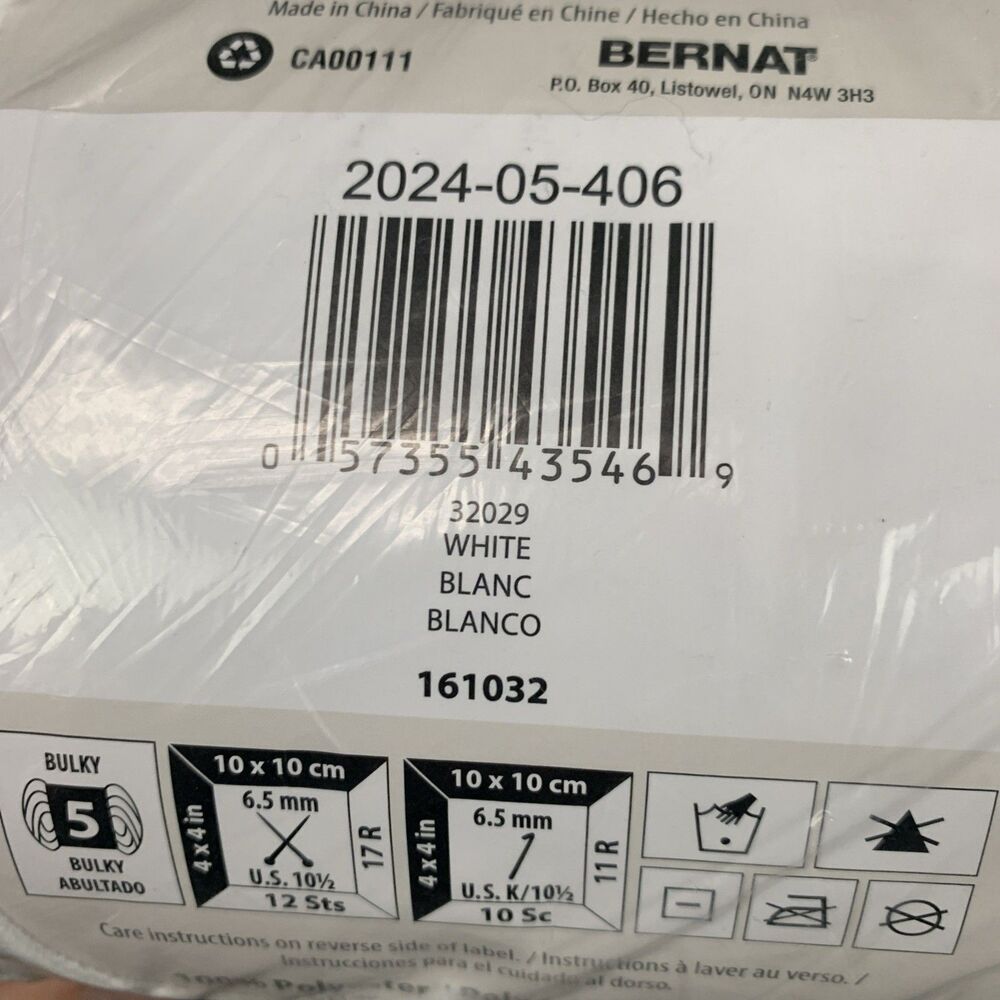 Lot Of 2 Bernat Velvet Big Ball Yarn White 10.5oz 315yds Each New - Picture 4 of 6